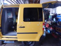 Schiebetr links mit Scheibe (Dellen)<br>VW CADDY III KASTEN (2K) 2.0 SDI