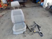 Sitz vorne rechts Beifahrersitz   Konsole Gurt<br>VW CADDY III LIFE (2K) 1.9 TDI